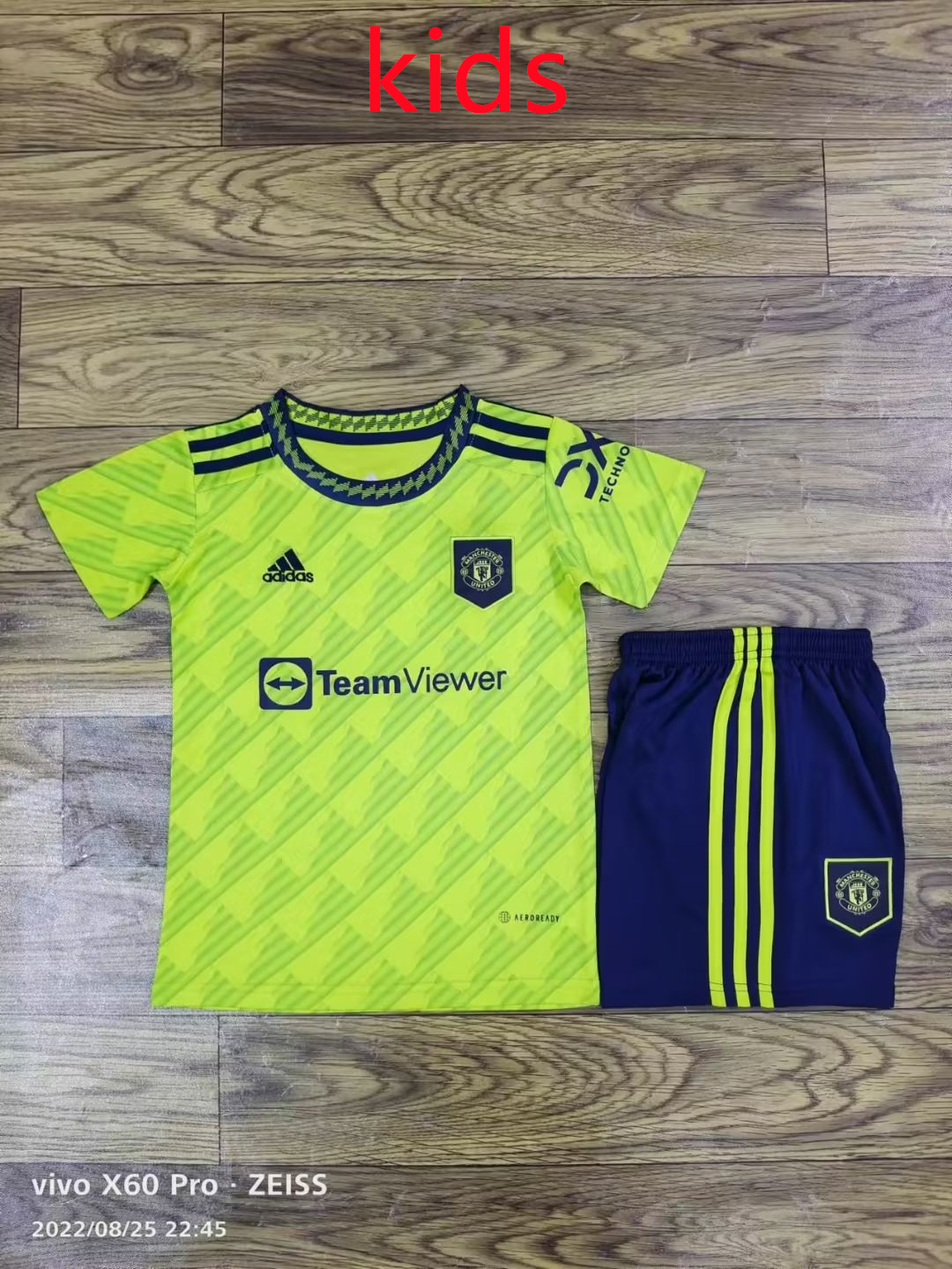 Kids Manchester United 2022-2023 youth soccer Green jersey Kit